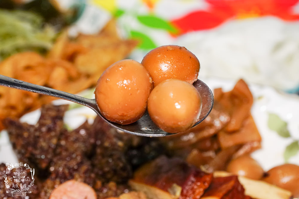 李媽媽的櫥窗滷味|從仁武一路紅到楠梓冰鎮滷味來到高雄市區啦!常常提早完售建議早點購買! - 第24張圖 李媽媽的櫥窗滷味|從仁武一路紅到楠梓冰鎮滷味來到高雄市區啦!常常提早完售建議早點購買!