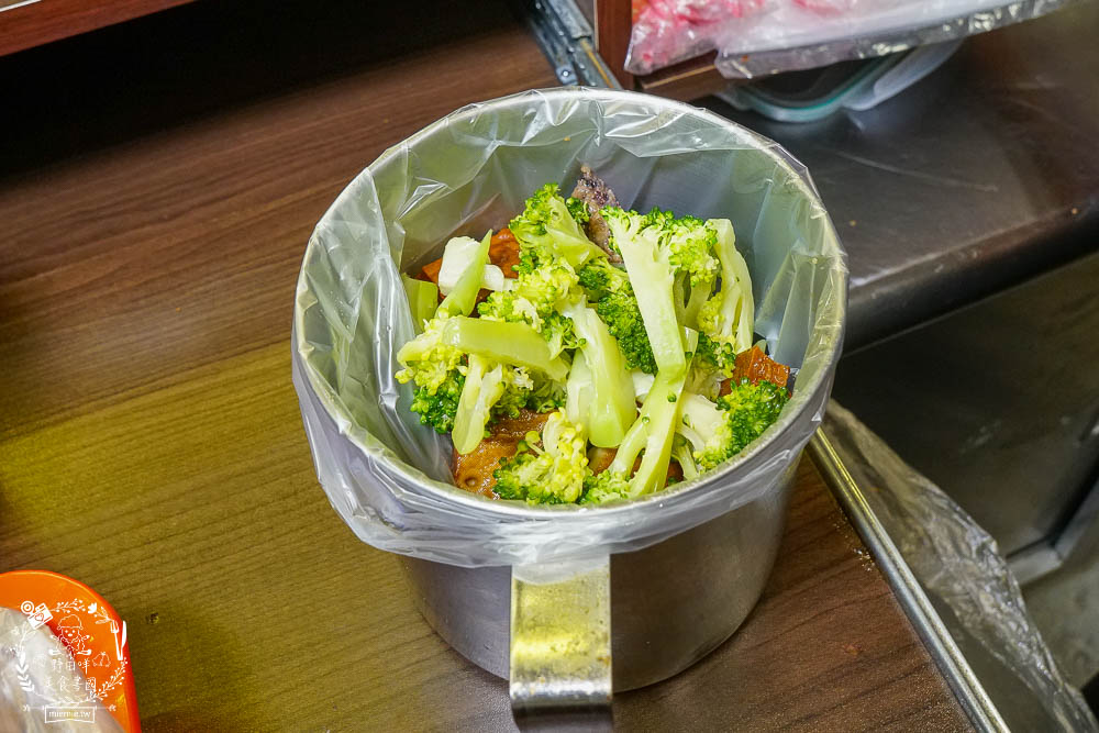 高雄[李媽媽の櫥窗滷味]常常提早完售的超人氣冰鎮滷味!從仁武一路紅到楠梓的滷味!