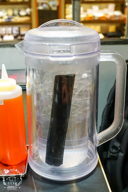 高雄巨蛋拉麵[東京油組総本店]南部首間日本人氣油拌麵!漢神新開幕人氣拉麵~