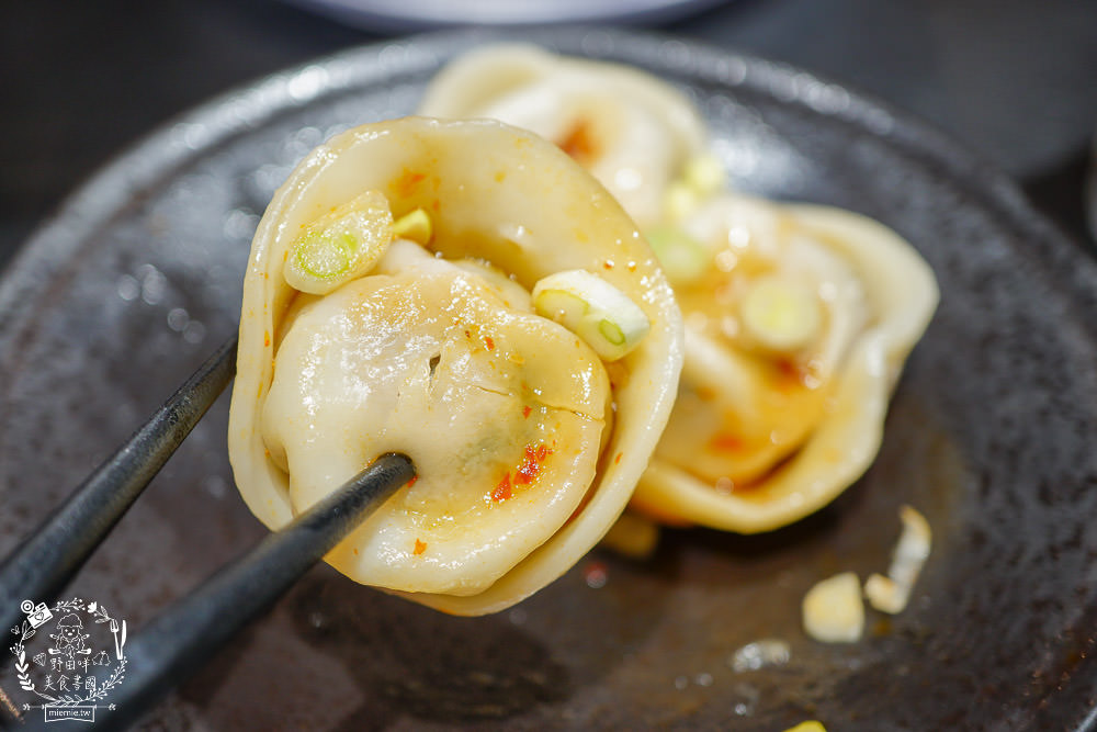 高雄巨蛋拉麵[東京油組総本店]南部首間日本人氣油拌麵!漢神新開幕人氣拉麵~