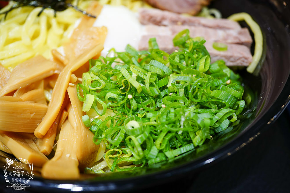 高雄巨蛋拉麵[東京油組総本店]南部首間日本人氣油拌麵!漢神新開幕人氣拉麵~