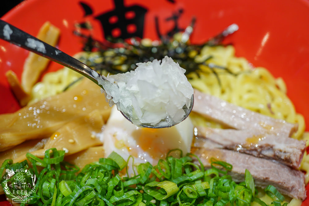 高雄巨蛋拉麵[東京油組総本店]南部首間日本人氣油拌麵!漢神新開幕人氣拉麵~