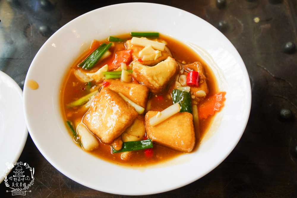 東坡醉月餐館|高雄598元有高達80種選項的中式料理吃到飽!古香古色的裝潢環境用餐氛圍好清幽!