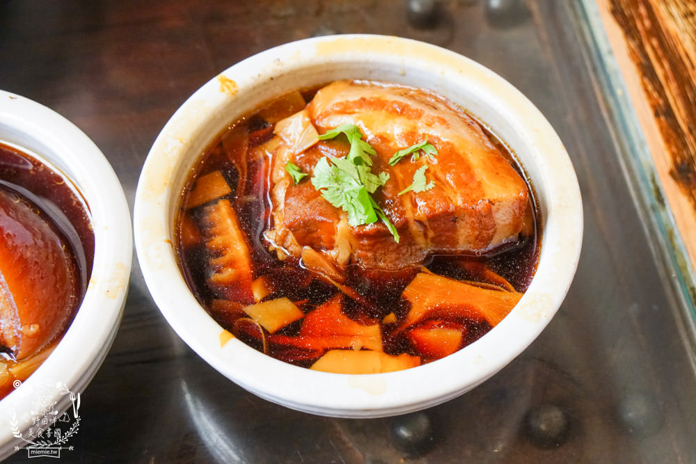 東坡醉月餐館|高雄598元有高達80種選項的中式料理吃到飽!古香古色的裝潢環境用餐氛圍好清幽!