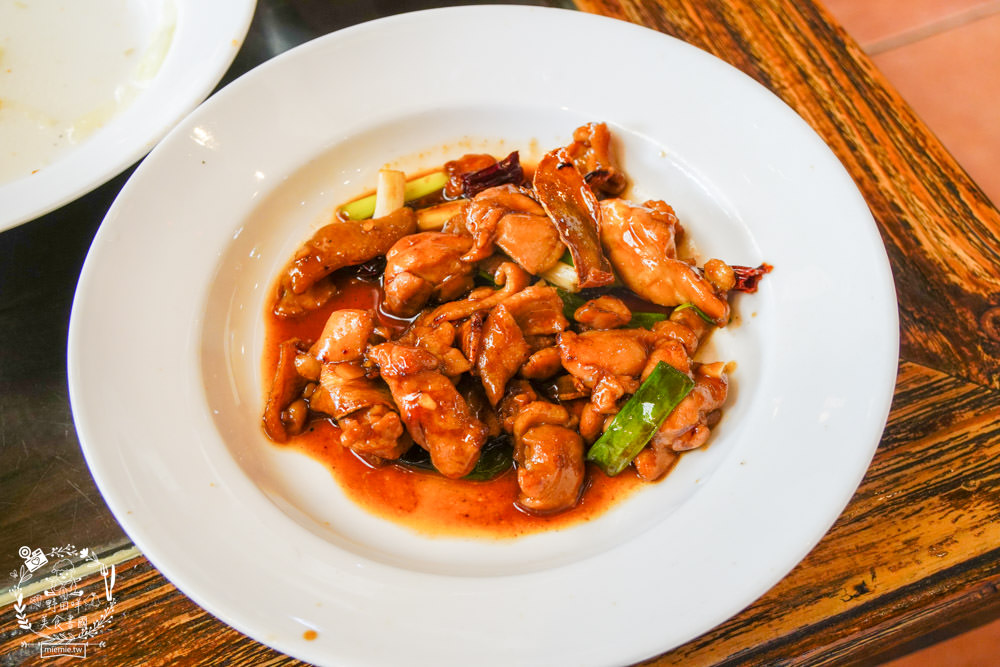 東坡醉月餐館|高雄598元有高達80種選項的中式料理吃到飽!古香古色的裝潢環境用餐氛圍好清幽!