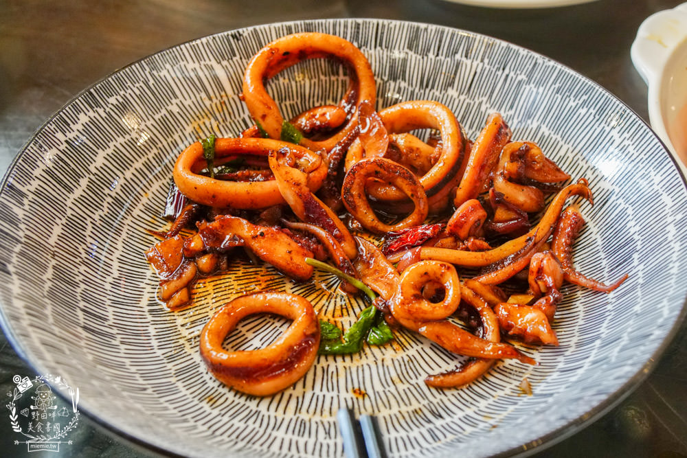 東坡醉月餐館|高雄598元有高達80種選項的中式料理吃到飽!古香古色的裝潢環境用餐氛圍好清幽!