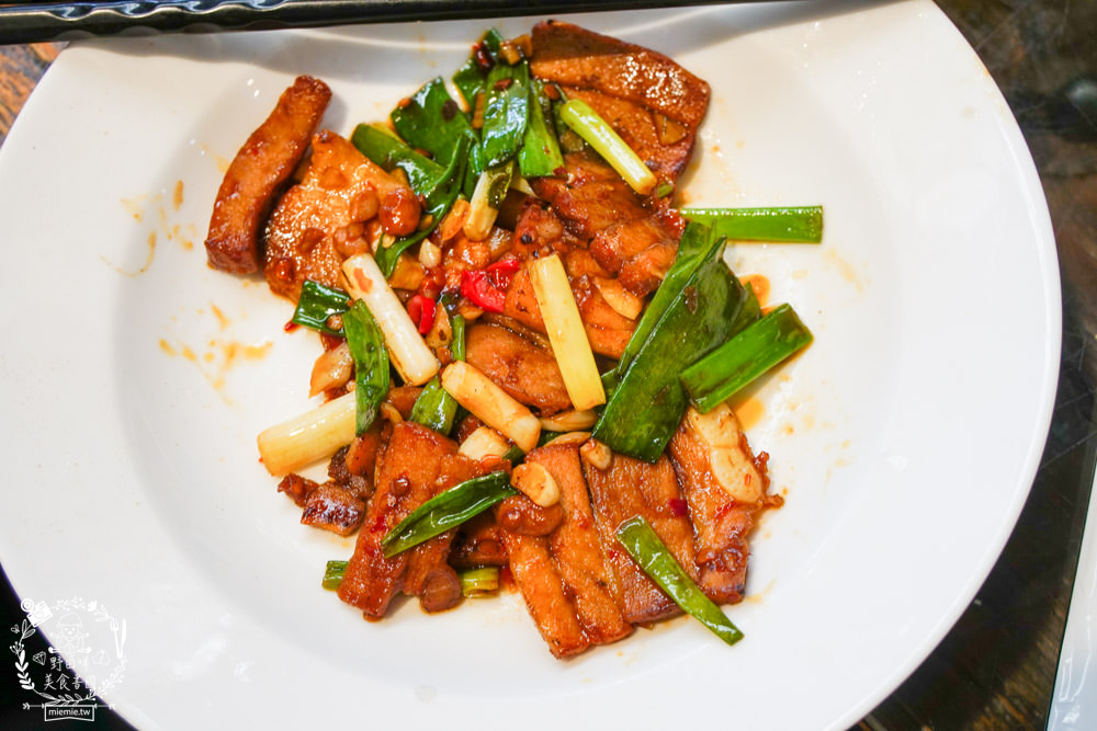 東坡醉月餐館|高雄598元有高達80種選項的中式料理吃到飽!古香古色的裝潢環境用餐氛圍好清幽!