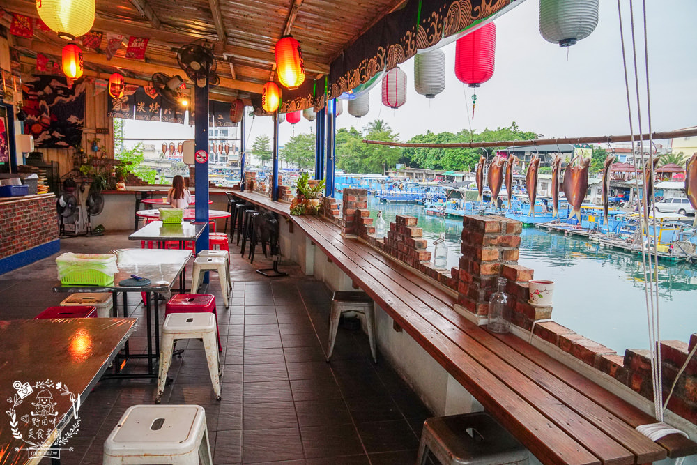枋寮美食推薦[龍炭烤熱炒火鍋]枋寮欣賞港邊船隻與夕陽餘暉的景觀餐廳!午仔魚一夜干人氣必點!