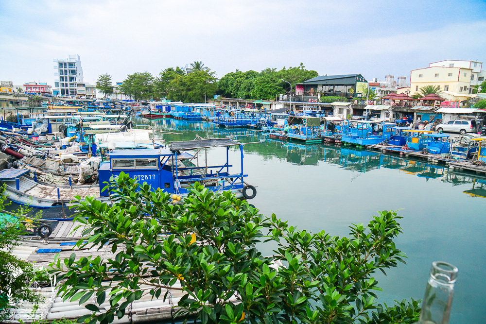 枋寮美食推薦[龍炭烤熱炒火鍋]枋寮欣賞港邊船隻與夕陽餘暉的景觀餐廳!午仔魚一夜干人氣必點!