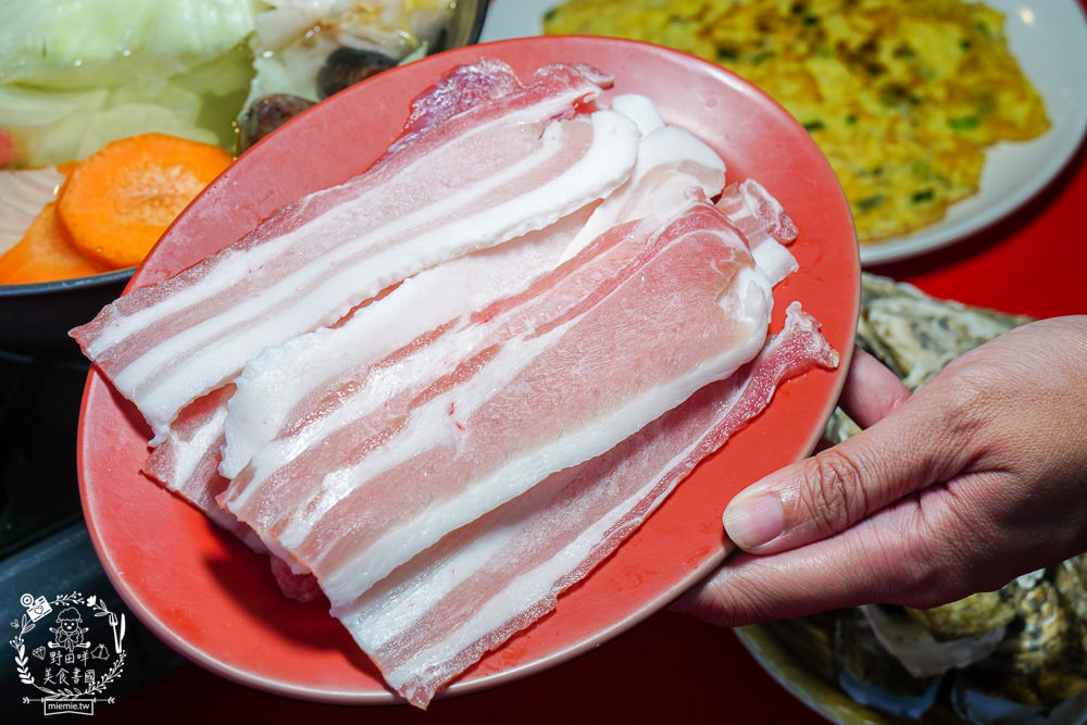 枋寮美食推薦[龍炭烤熱炒火鍋]枋寮欣賞港邊船隻與夕陽餘暉的景觀餐廳!午仔魚一夜干人氣必點!