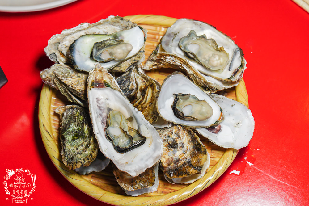 枋寮美食推薦[龍炭烤熱炒火鍋]枋寮欣賞港邊船隻與夕陽餘暉的景觀餐廳!午仔魚一夜干人氣必點!