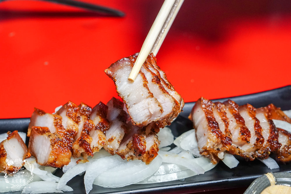 枋寮美食推薦[龍炭烤熱炒火鍋]枋寮欣賞港邊船隻與夕陽餘暉的景觀餐廳!午仔魚一夜干人氣必點!