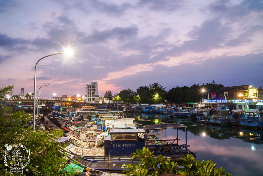 枋寮美食推薦[龍炭烤熱炒火鍋]枋寮欣賞港邊船隻與夕陽餘暉的景觀餐廳!午仔魚一夜干人氣必點!