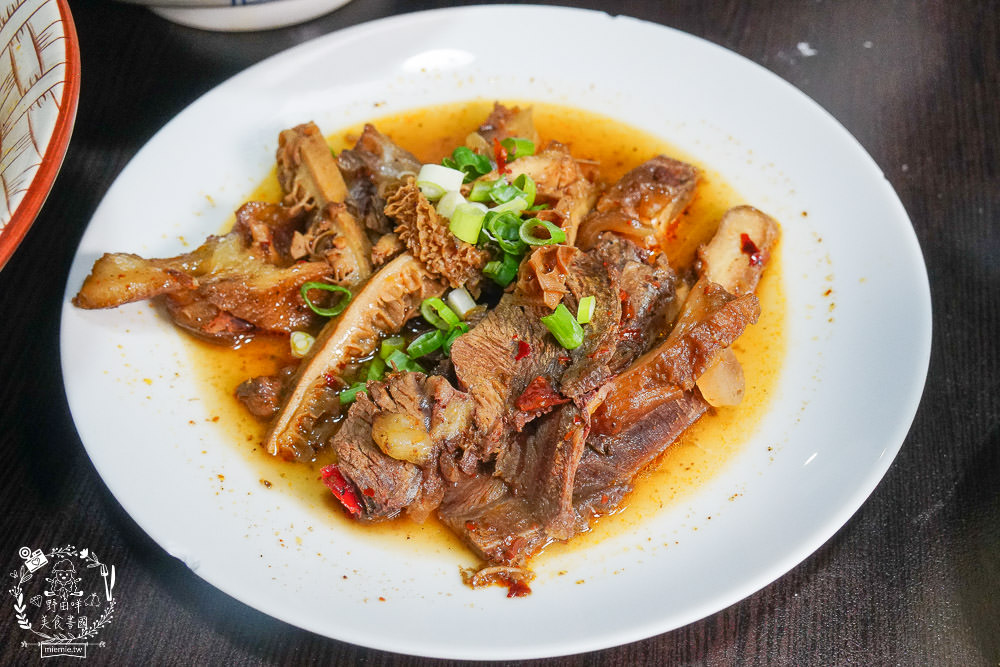高雄[林冠均重慶麻辣麵食堂]超香辣紅油炒手x酸辣粉香麻過癮!