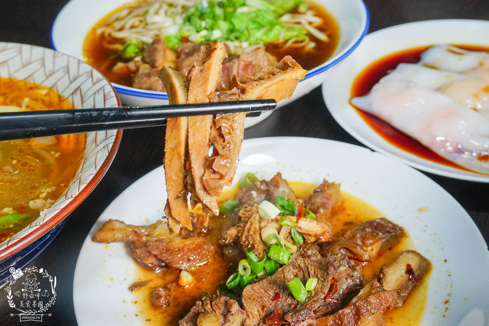 高雄[林冠均重慶麻辣麵食堂]超香辣紅油炒手x酸辣粉香麻過癮!