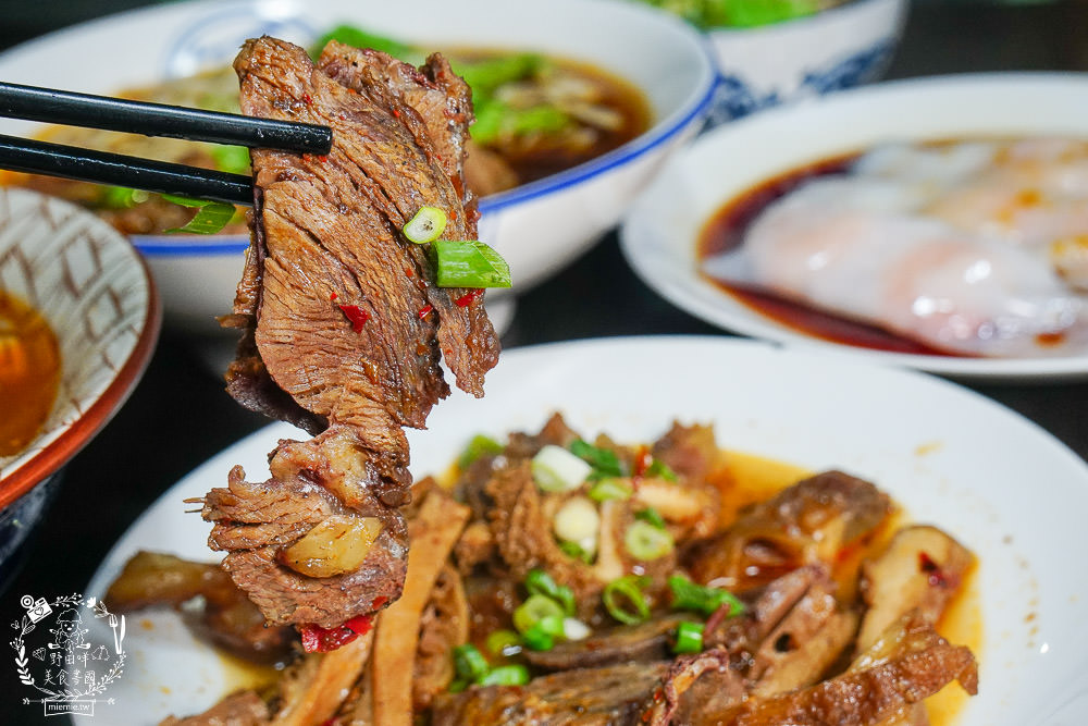 高雄[林冠均重慶麻辣麵食堂]超香辣紅油炒手x酸辣粉香麻過癮!