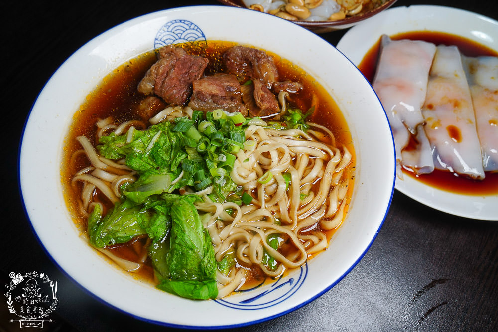 高雄[林冠均重慶麻辣麵食堂]超香辣紅油炒手x酸辣粉香麻過癮!