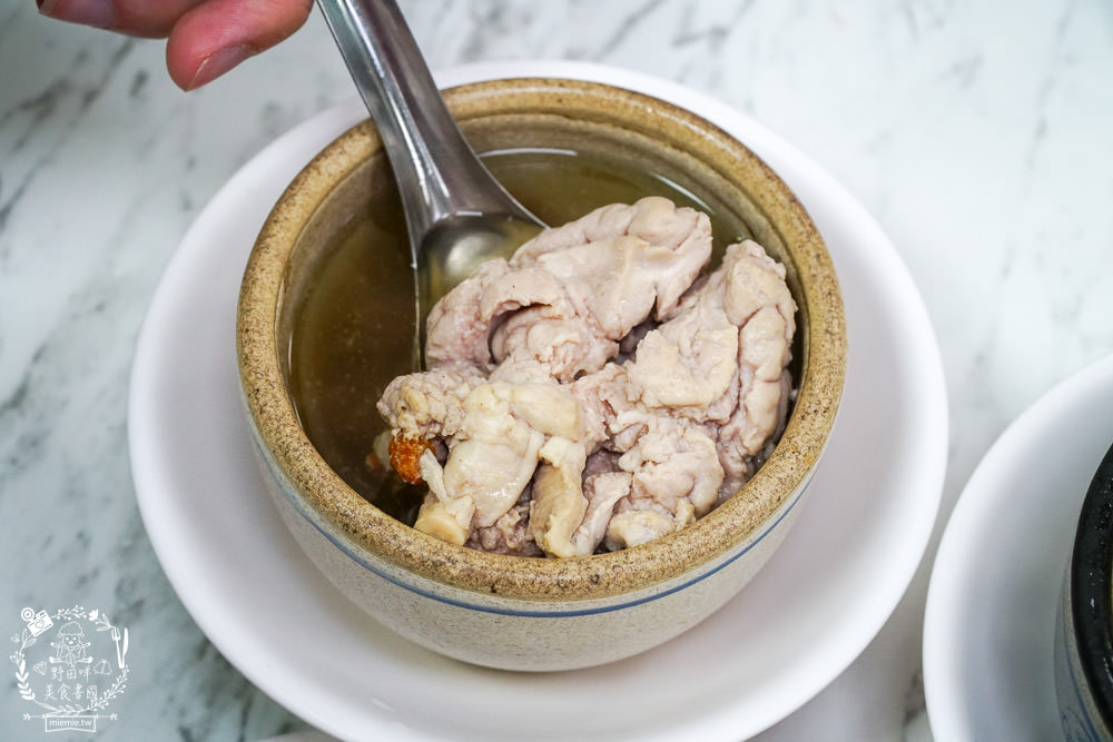 高雄[林天生肉燥飯]鳳山在地人推薦的老字號銷魂豬腦湯!中華夜市美食推薦!