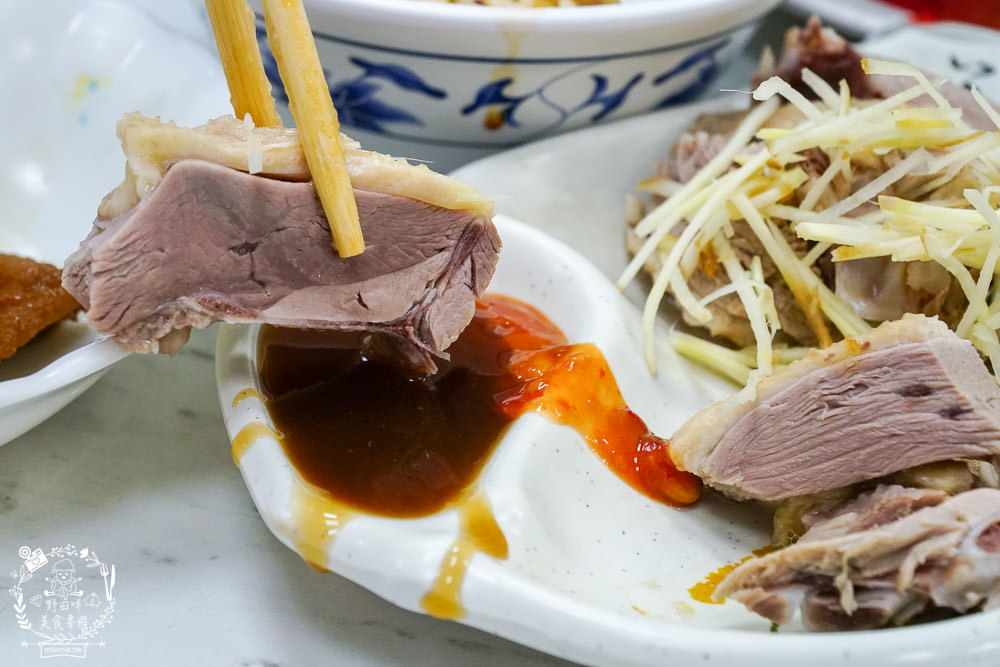 高雄[林天生肉燥飯]鳳山在地人推薦的老字號銷魂豬腦湯!中華夜市美食推薦!