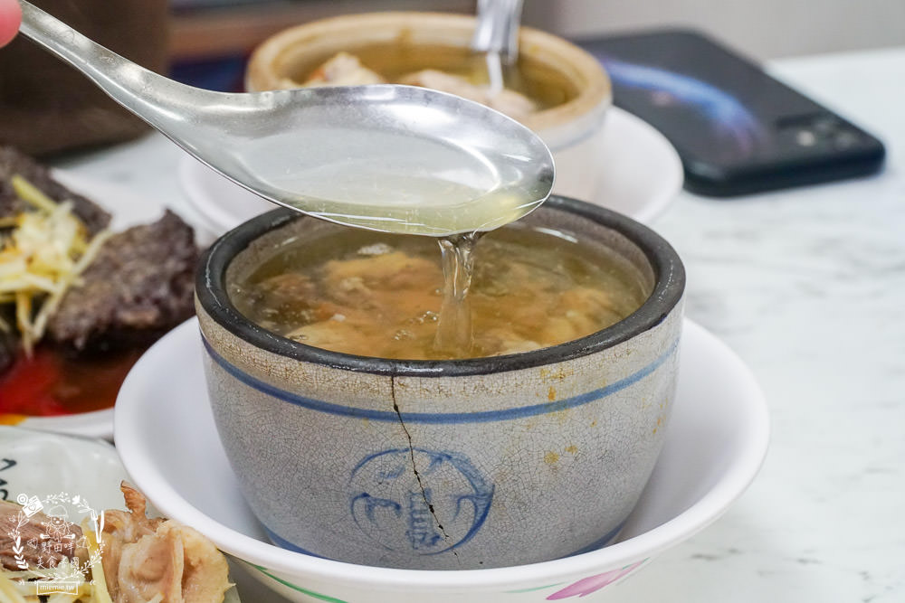 高雄[林天生肉燥飯]鳳山在地人推薦的老字號銷魂豬腦湯!中華夜市美食推薦!