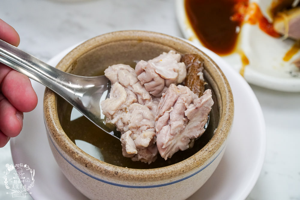 高雄[林天生肉燥飯]鳳山在地人推薦的老字號銷魂豬腦湯!中華夜市美食推薦!
