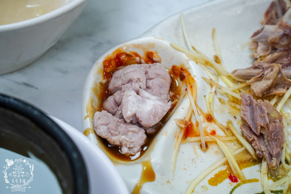 高雄[林天生肉燥飯]鳳山在地人推薦的老字號銷魂豬腦湯!中華夜市美食推薦!