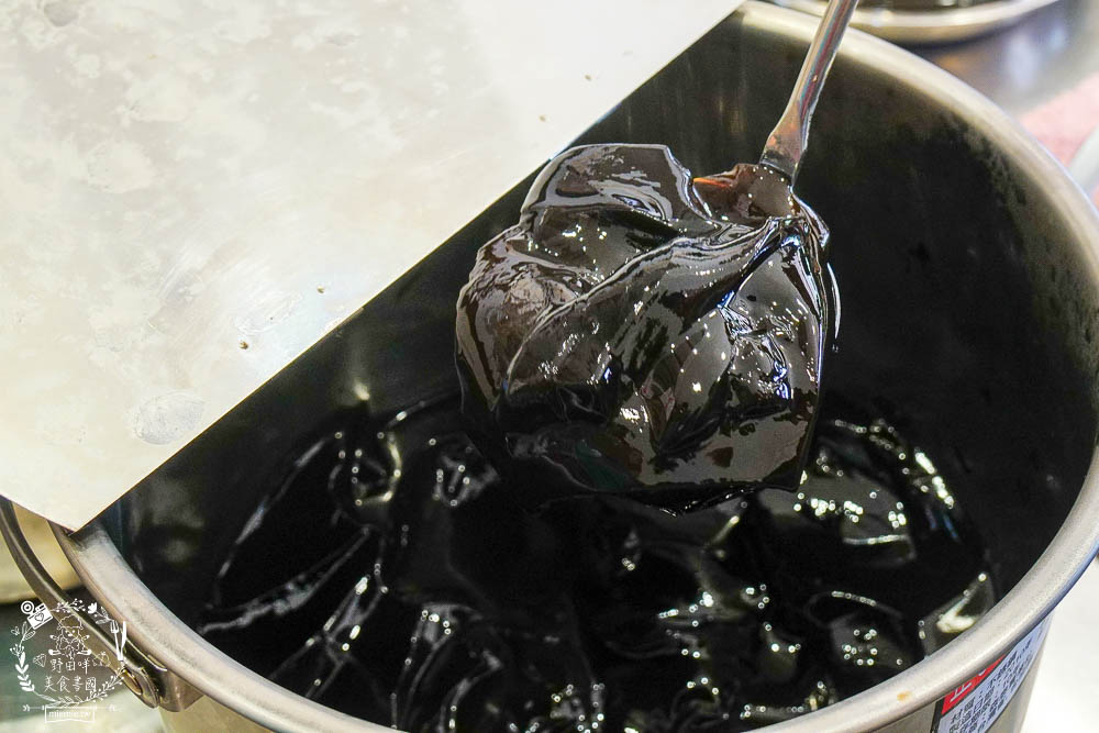 高雄[林紅茶專賣店建工店]純天然香水鮮奶茶可以喝出漸層口味?高CP值的超搞剛手炒糖喝起來很安心!