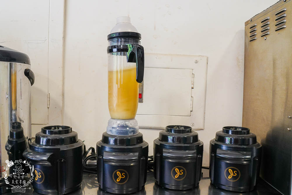 高雄[林紅茶專賣店建工店]純天然香水鮮奶茶可以喝出漸層口味?高CP值的超搞剛手炒糖喝起來很安心!