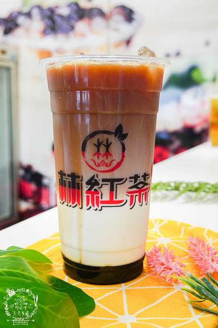 高雄[林紅茶專賣店建工店]純天然香水鮮奶茶可以喝出漸層口味?高CP值的超搞剛手炒糖喝起來很安心!