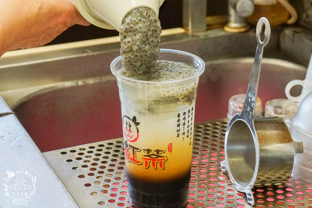 高雄[林紅茶專賣店建工店]純天然香水鮮奶茶可以喝出漸層口味?高CP值的超搞剛手炒糖喝起來很安心!