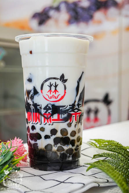 高雄[林紅茶專賣店建工店]純天然香水鮮奶茶可以喝出漸層口味?高CP值的超搞剛手炒糖喝起來很安心!