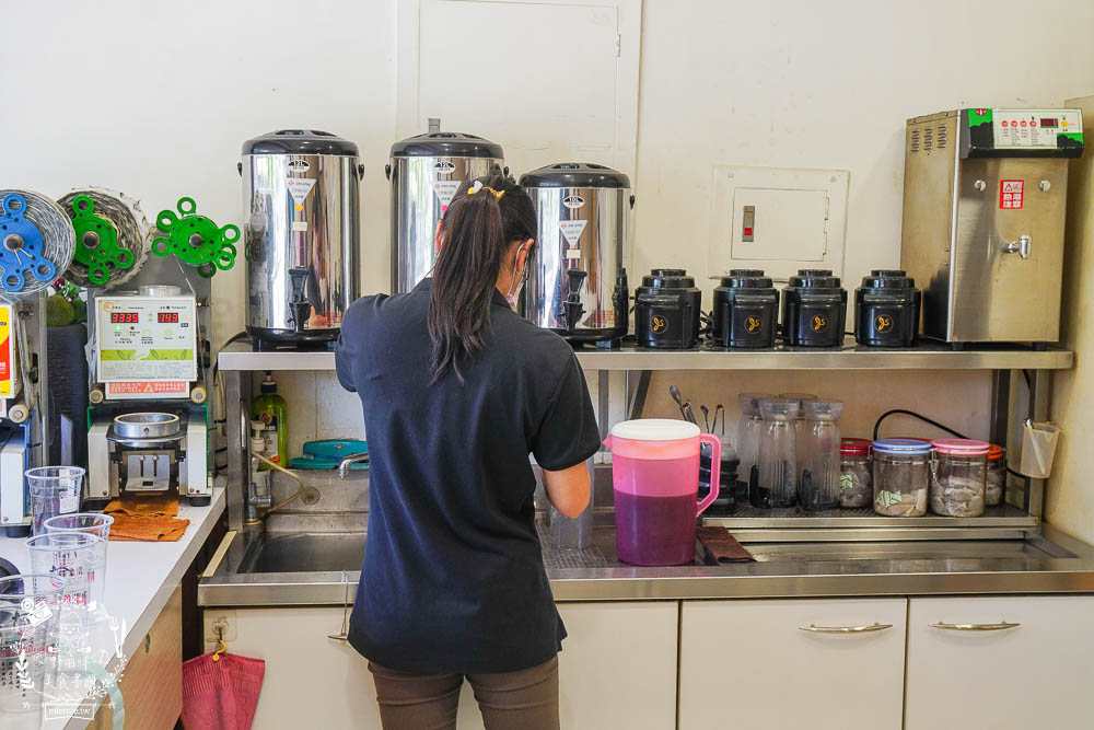 高雄[林紅茶專賣店建工店]純天然香水鮮奶茶可以喝出漸層口味?高CP值的超搞剛手炒糖喝起來很安心!