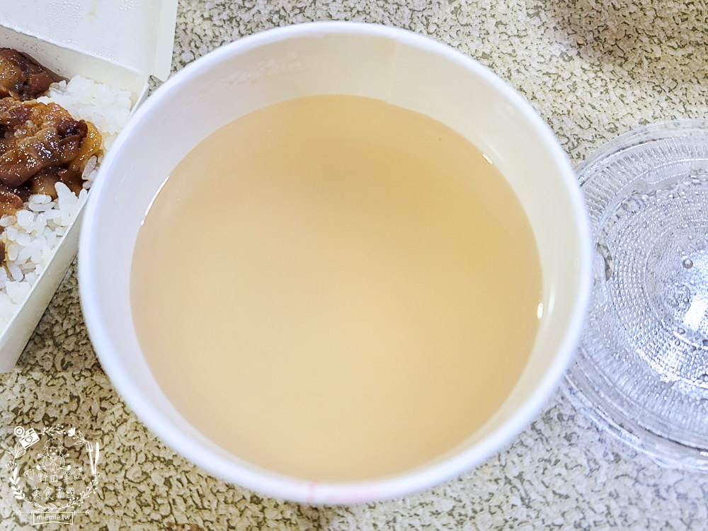 高雄[小鮮肉肉蛋吐司]瑞豐夜市超平價宵夜!百元就能吃到爆量肉蛋吐司+滿滿肉燥飯+濃厚雞湯?