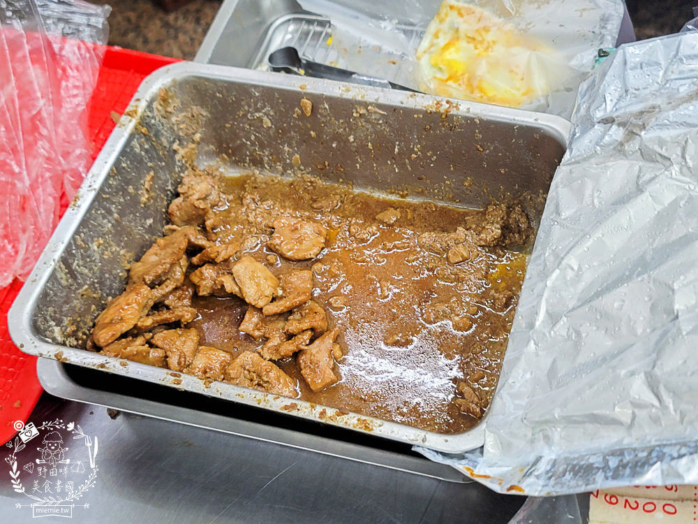 高雄[小鮮肉肉蛋吐司]瑞豐夜市超平價宵夜!百元就能吃到爆量肉蛋吐司+滿滿肉燥飯+濃厚雞湯?