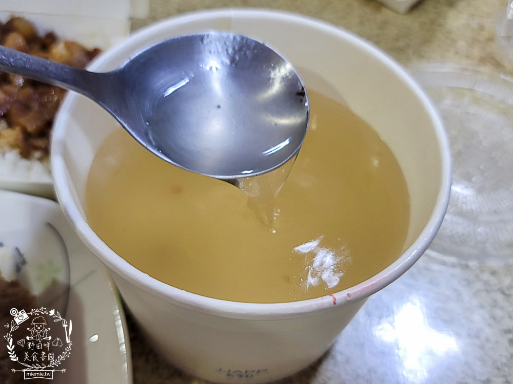 高雄[小鮮肉肉蛋吐司]瑞豐夜市超平價宵夜!百元就能吃到爆量肉蛋吐司+滿滿肉燥飯+濃厚雞湯?