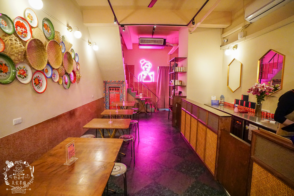 高雄[桂桃嬤販麵洋行]超復古的馬來西亞麵攤來到文山特區囉!肉骨茶麵湯頭超銷魂~