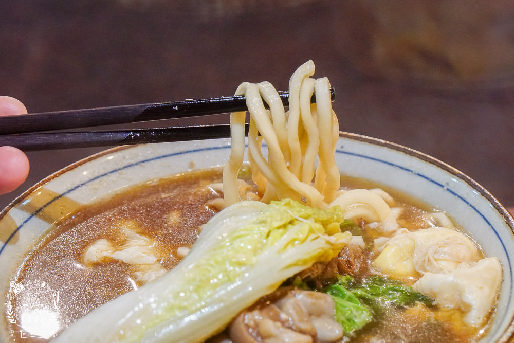 高雄[桂桃嬤販麵洋行]超復古的馬來西亞麵攤來到文山特區囉!肉骨茶麵湯頭超銷魂~