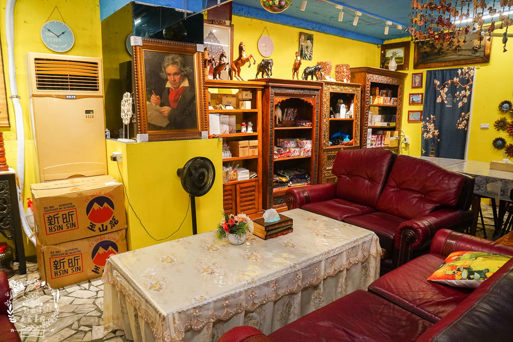 高雄[梵谷藝術咖啡廳]超隱藏版奢華咖啡廳!中式結合西式的藝術品擺設超壯觀!