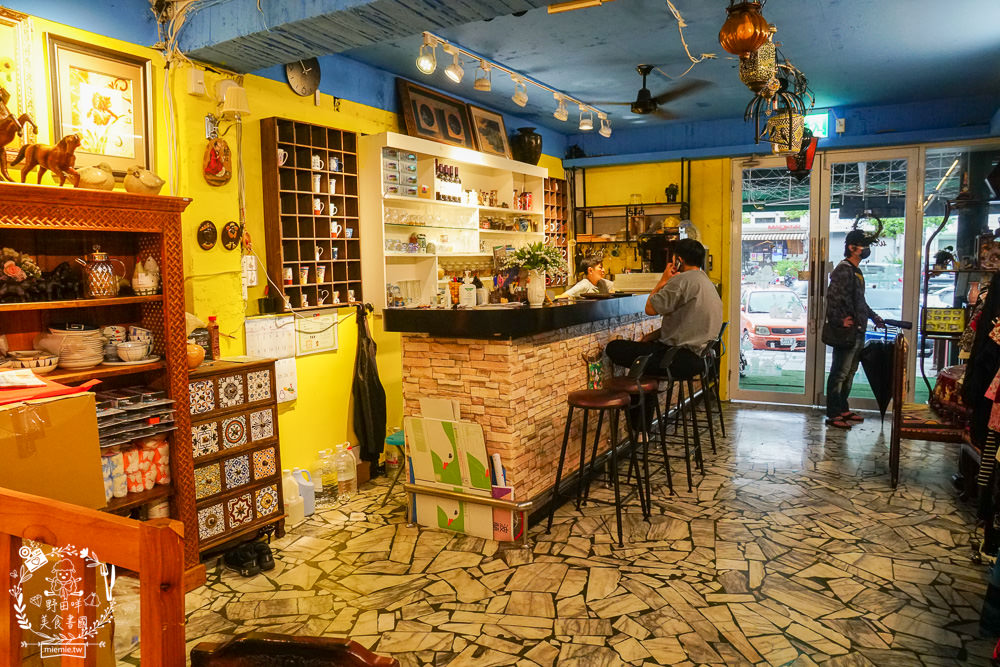 高雄[梵谷藝術咖啡廳]超隱藏版奢華咖啡廳!中式結合西式的藝術品擺設超壯觀!