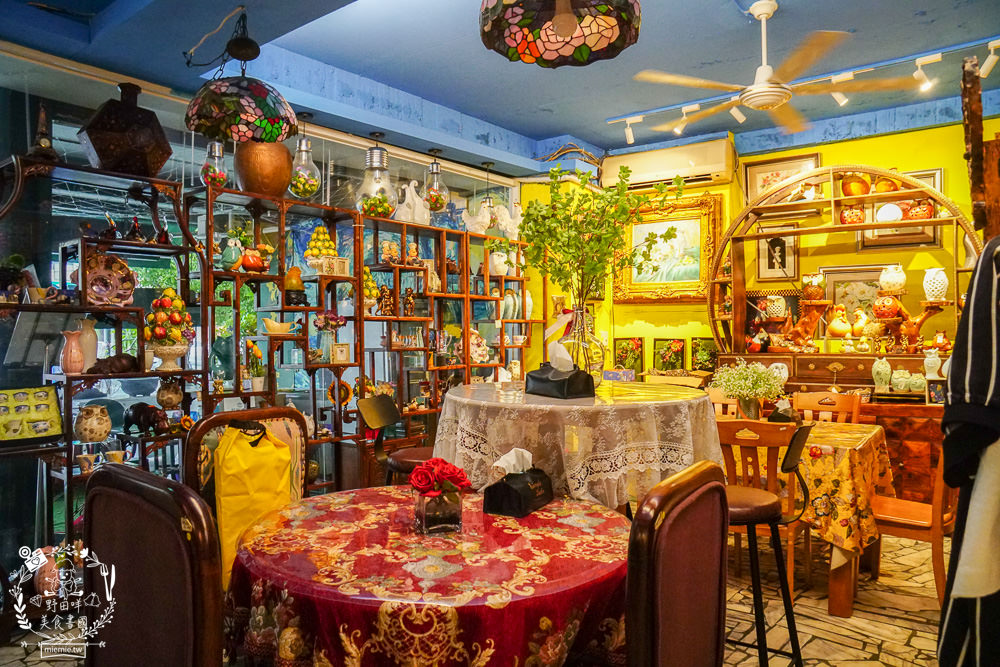 高雄[梵谷藝術咖啡廳]超隱藏版奢華咖啡廳!中式結合西式的藝術品擺設超壯觀!