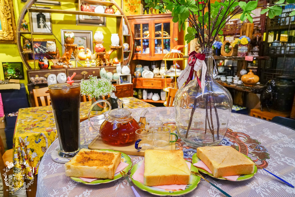 高雄[梵谷藝術咖啡廳]超隱藏版奢華咖啡廳!中式結合西式的藝術品擺設超壯觀!