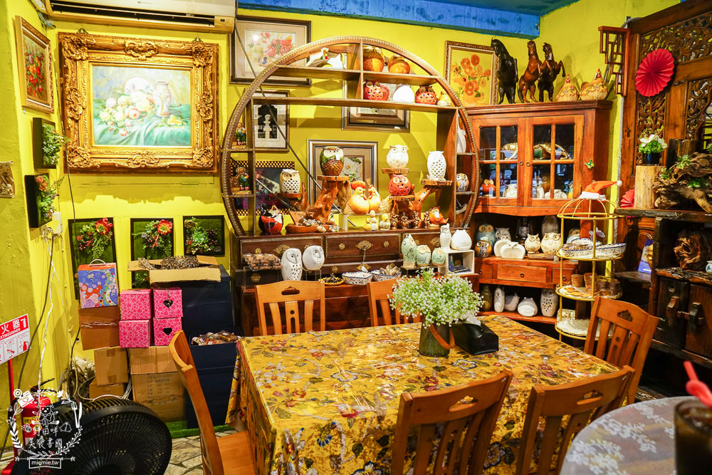 高雄[梵谷藝術咖啡廳]超隱藏版奢華咖啡廳!中式結合西式的藝術品擺設超壯觀!