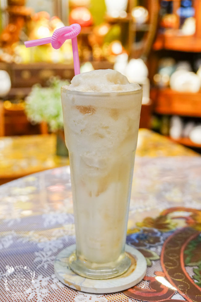 高雄[梵谷藝術咖啡廳]超隱藏版奢華咖啡廳!中式結合西式的藝術品擺設超壯觀!