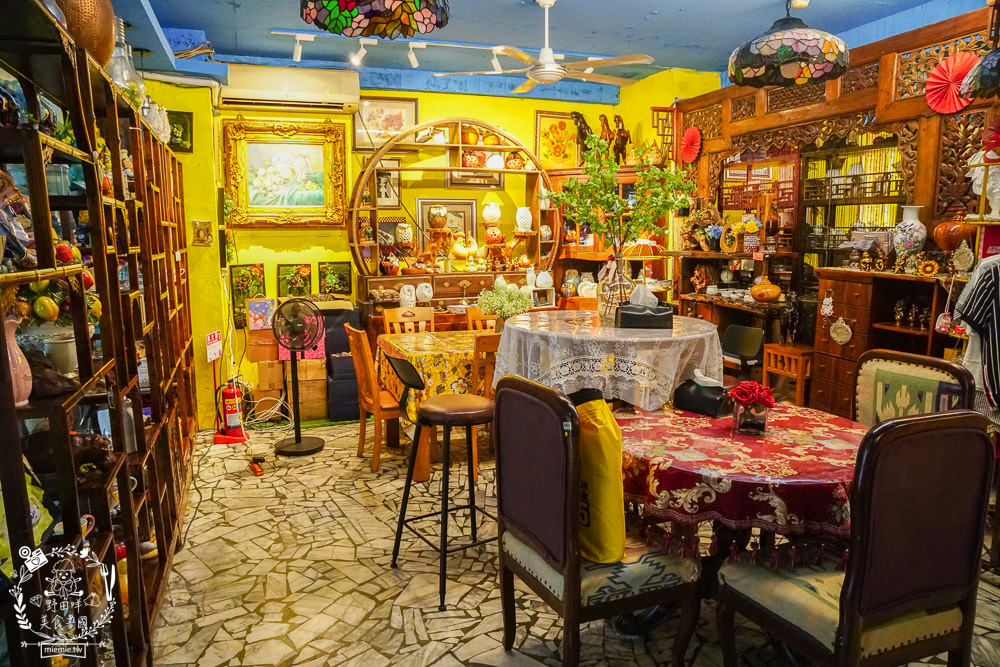 高雄[梵谷藝術咖啡廳]超隱藏版奢華咖啡廳!中式結合西式的藝術品擺設超壯觀!