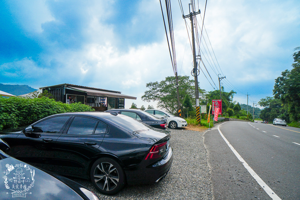 嘉義[森活琚咖啡]阿里山公路的清幽景觀咖啡廳!綠意盎然的山巒景色美不勝收!