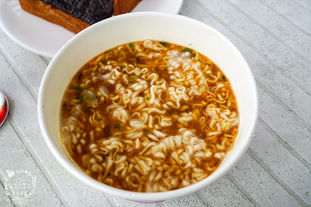 嘉義[森活琚咖啡]阿里山公路的清幽景觀咖啡廳!綠意盎然的山巒景色美不勝收!