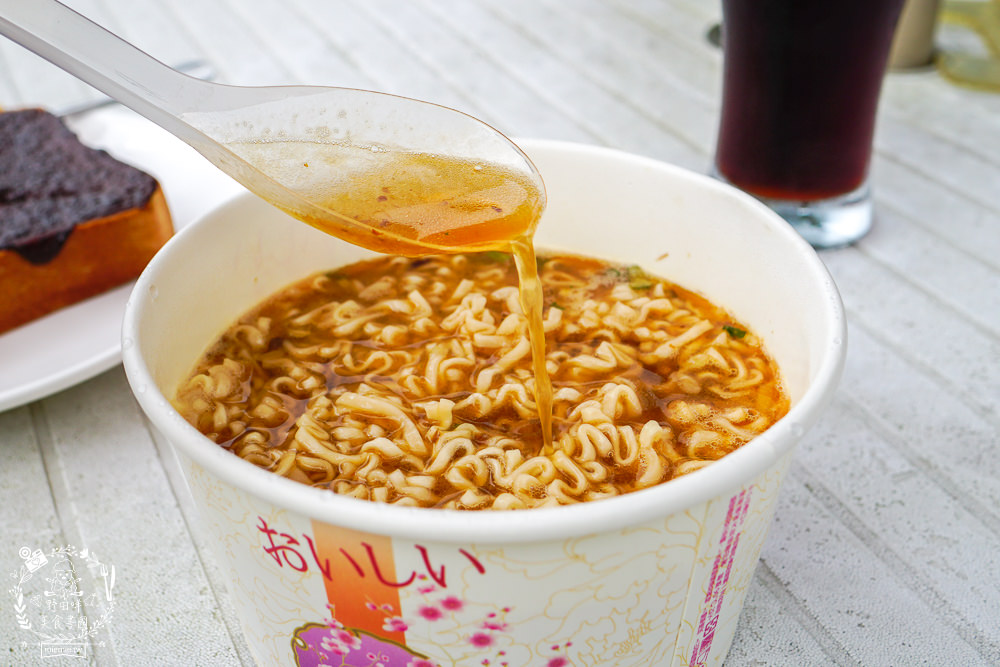 嘉義[森活琚咖啡]阿里山公路的清幽景觀咖啡廳!綠意盎然的山巒景色美不勝收!