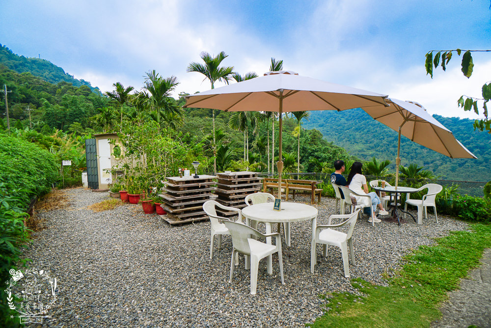 嘉義[森活琚咖啡]阿里山公路的清幽景觀咖啡廳!綠意盎然的山巒景色美不勝收!