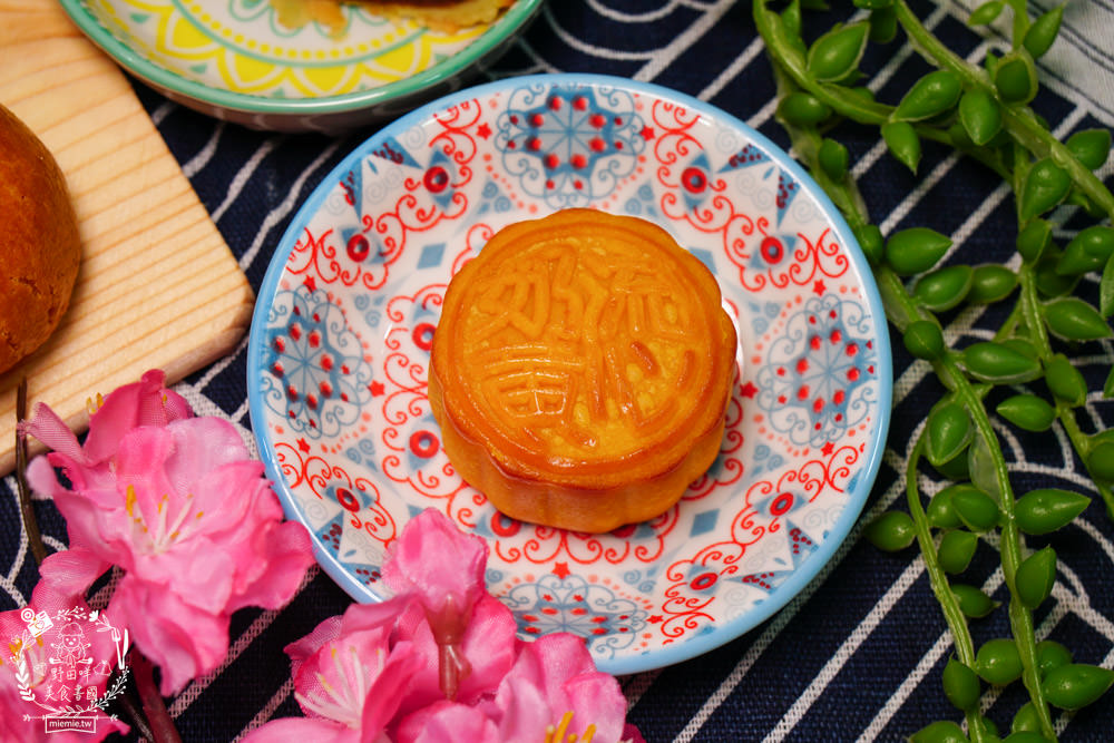 2023月餅推薦[楓茶記月餅]每年秒殺的港式手工菠蘿蛋黃酥+超爆漿的流心奶黃月餅!