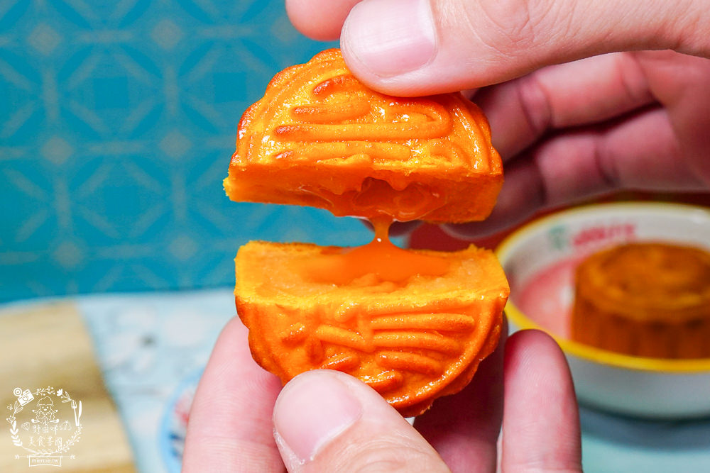 2022月餅推薦[楓茶記]新推出超濃郁洪水瀑布黑芝麻流心月餅!每年秒殺的港式手工菠蘿蛋黃酥+超爆漿的流心奶黃月餅